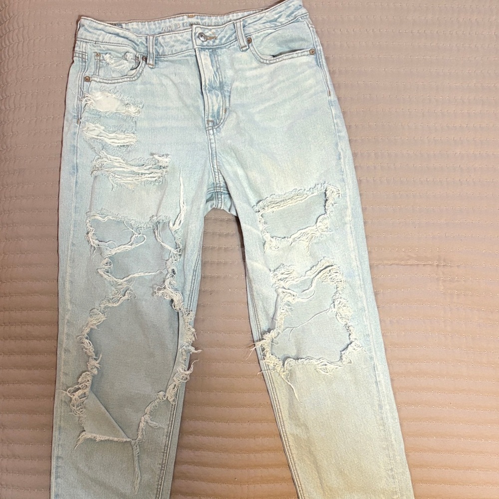 American Eagle Outfitters Light Blue Distressed Boyfriend Jeans